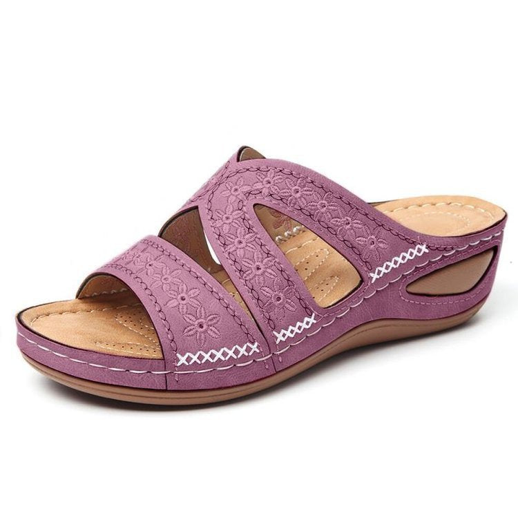 Sandales et chaussons brodés